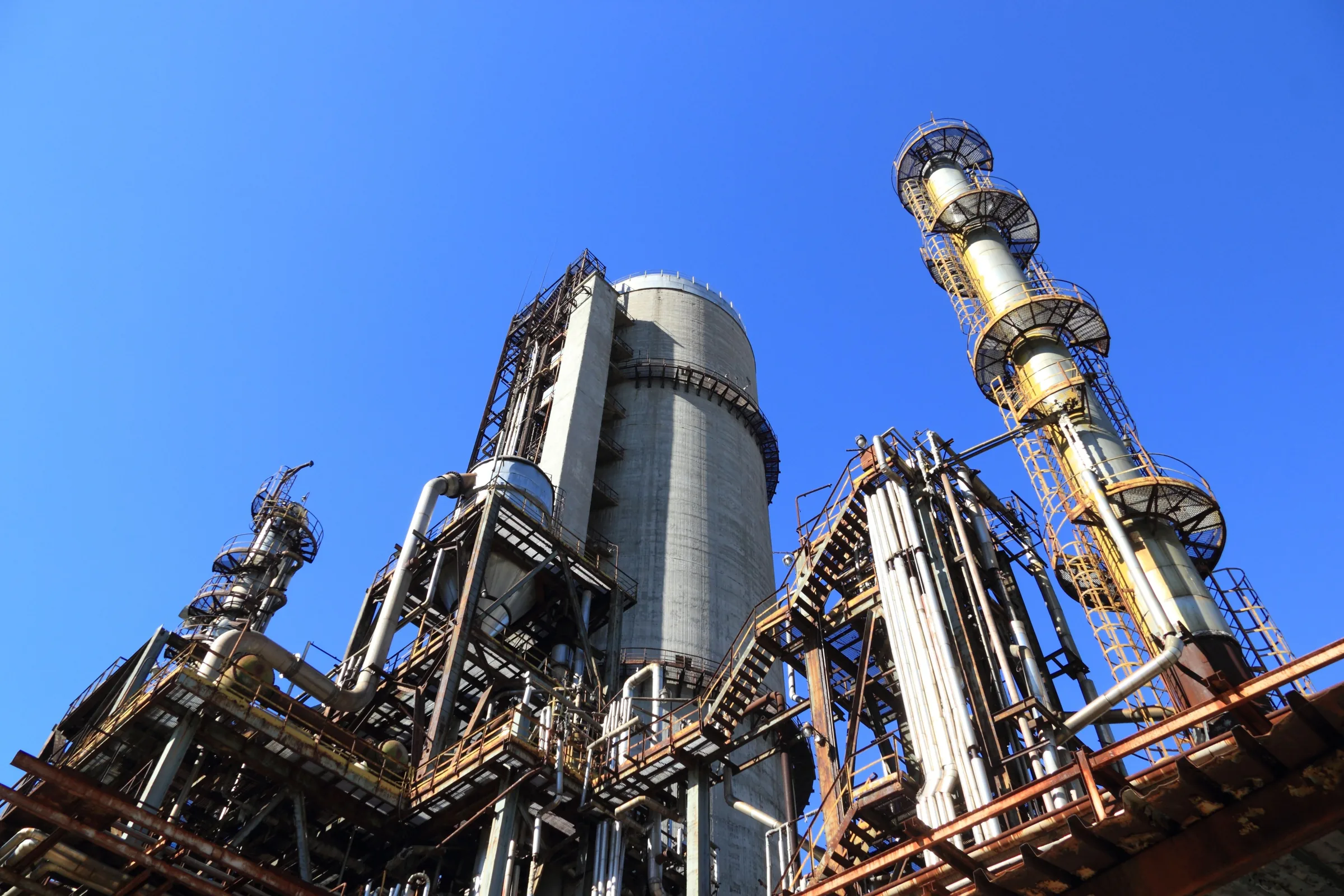 Confiança da indústria brasileira atinge menor nível desde 2020, aponta CNI