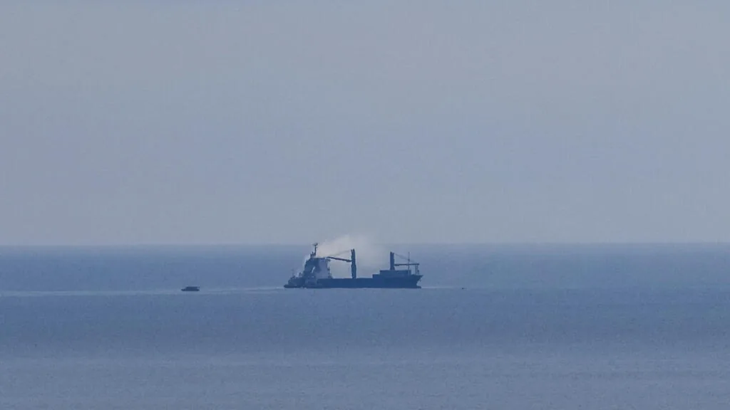 Ataque mortal russo atinge Odesa enquanto von der Leyen chega à Ucrânia