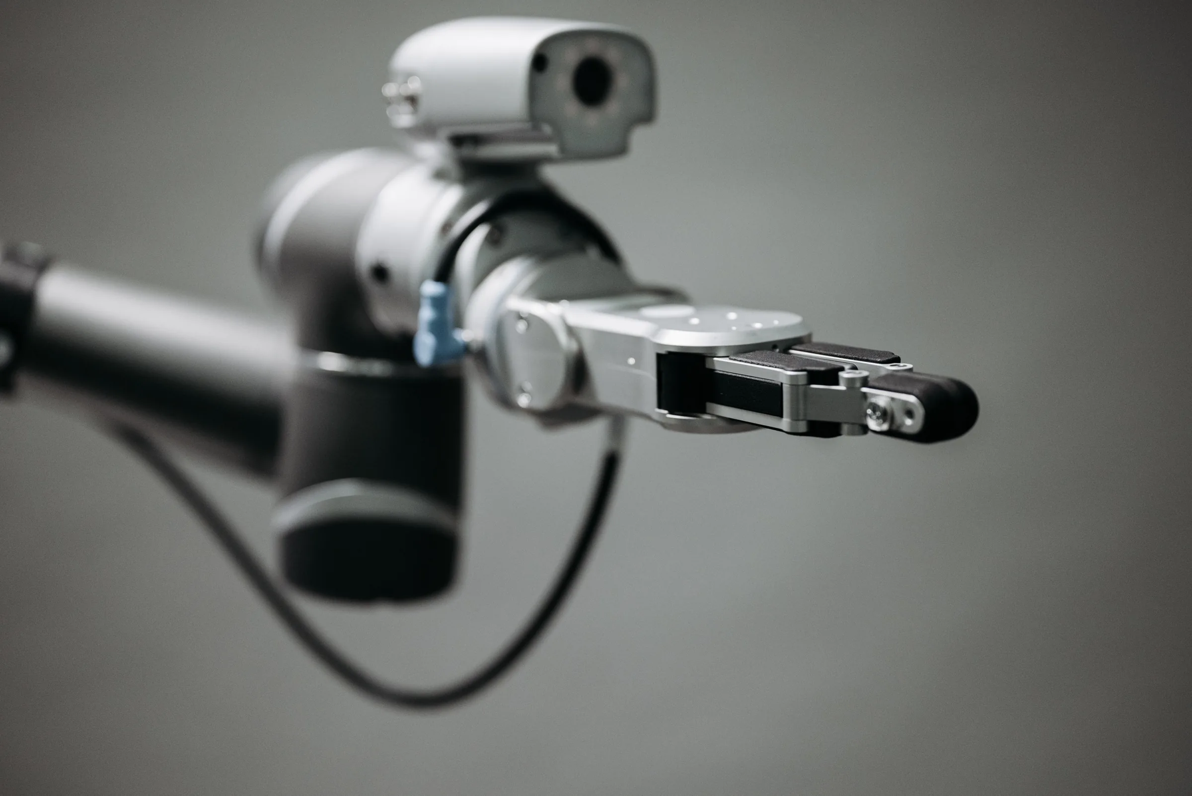 Mais de mil especialistas em IA pedem controle no desenvolvimento da tecnologia