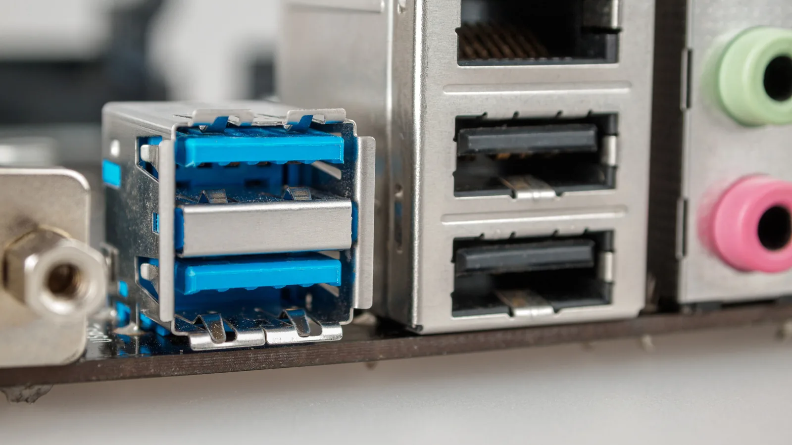 Diferenças entre USB 3.0 e 2.0: qual escolher?