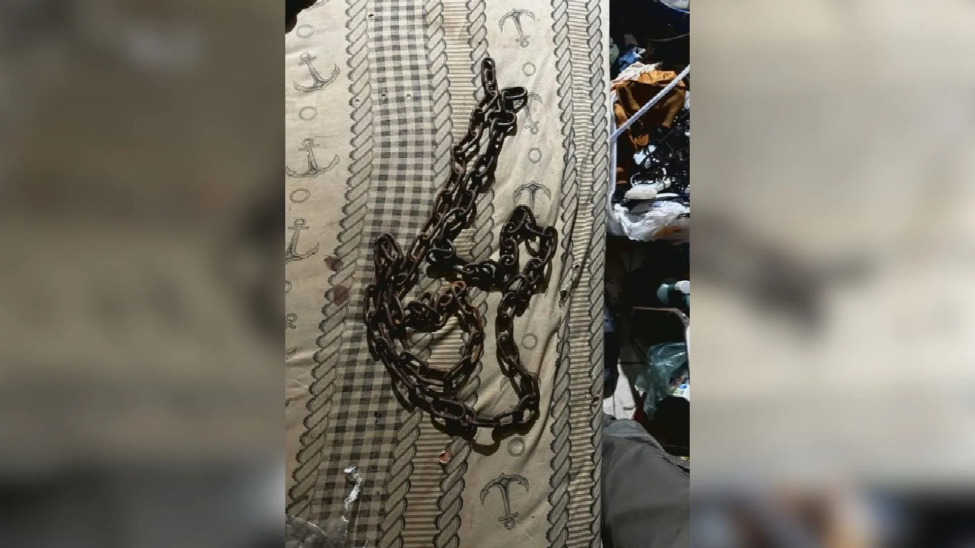 Adolescente é resgatado após ser encontrado acorrentado em Anápolis