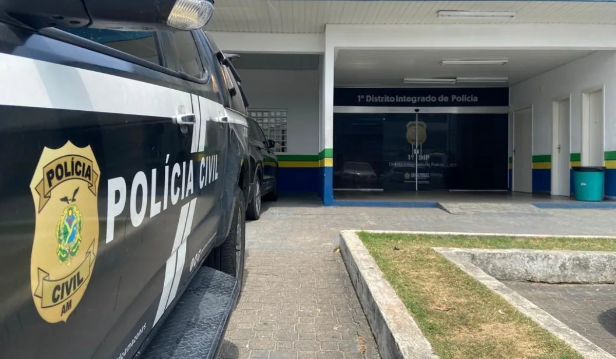 Homem é preso após passar a mão em mulher e ameaçá-la com pedaço de madeira em Manaus