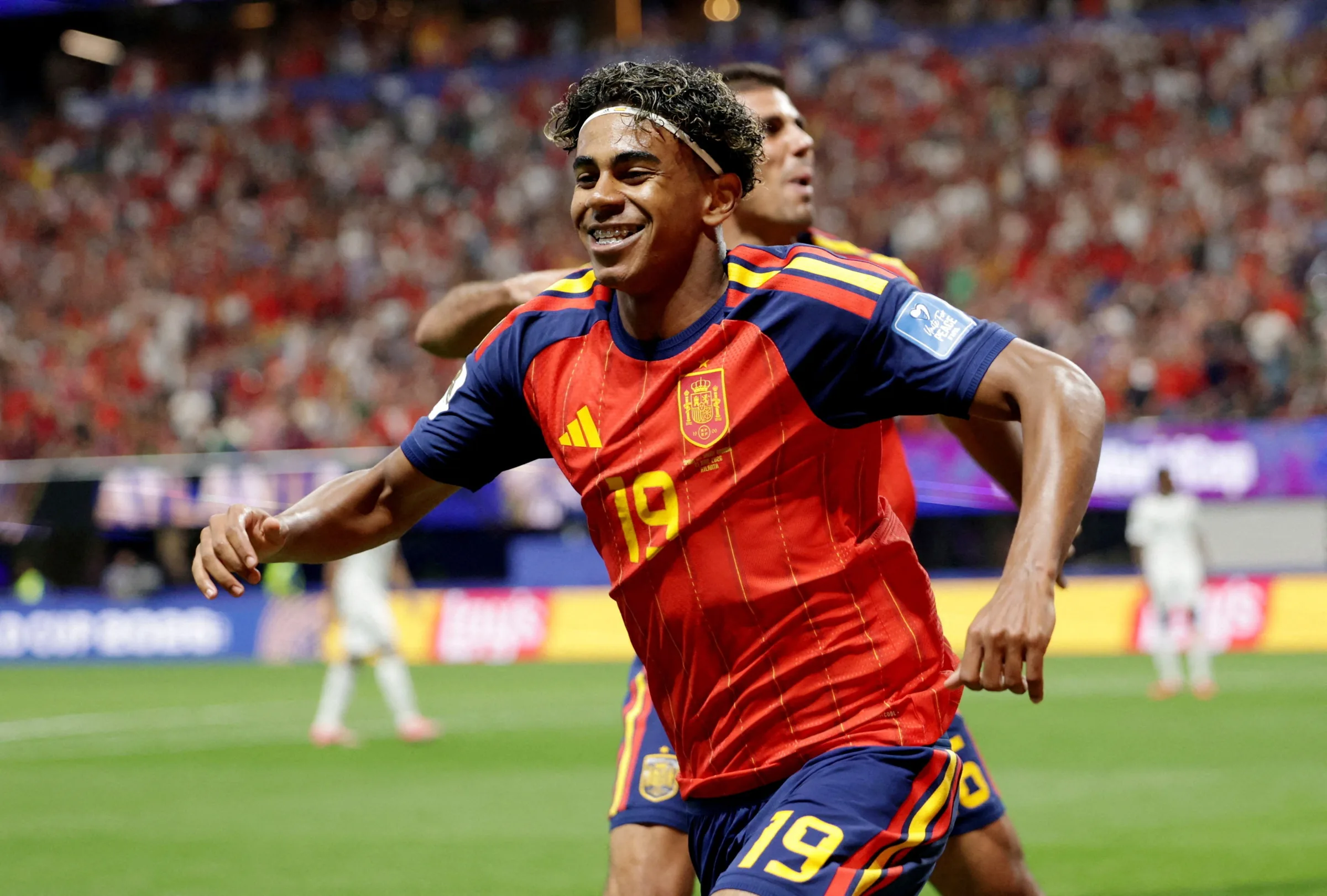 Lamine Yamal, estrela da seleção espanhola, é filho de imigrantes e enfrenta preconceitos