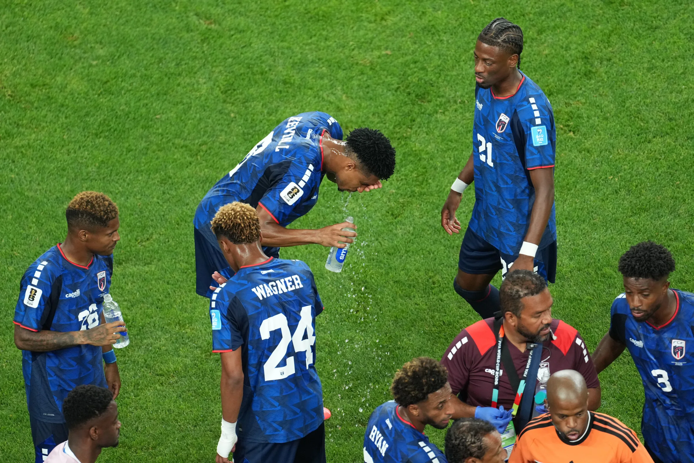 A ciência por trás do hábito de cuspir durante a Copa do Mundo
