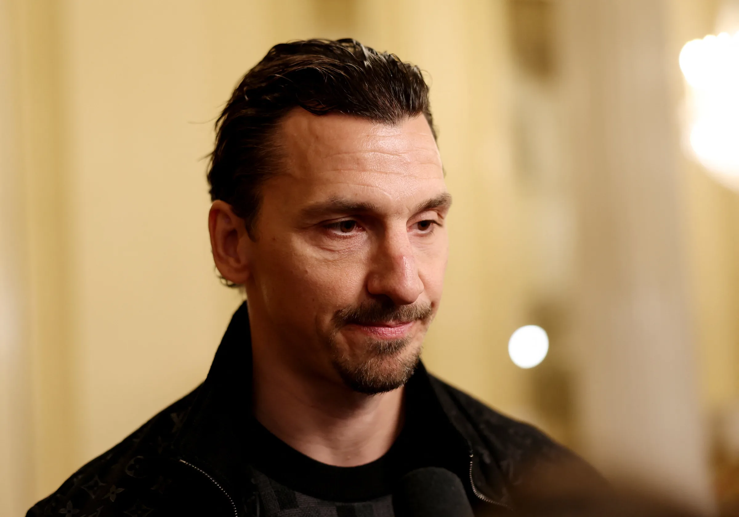 Ibrahimovic elogia equilíbrio da França em vitória sobre o Paraguai
