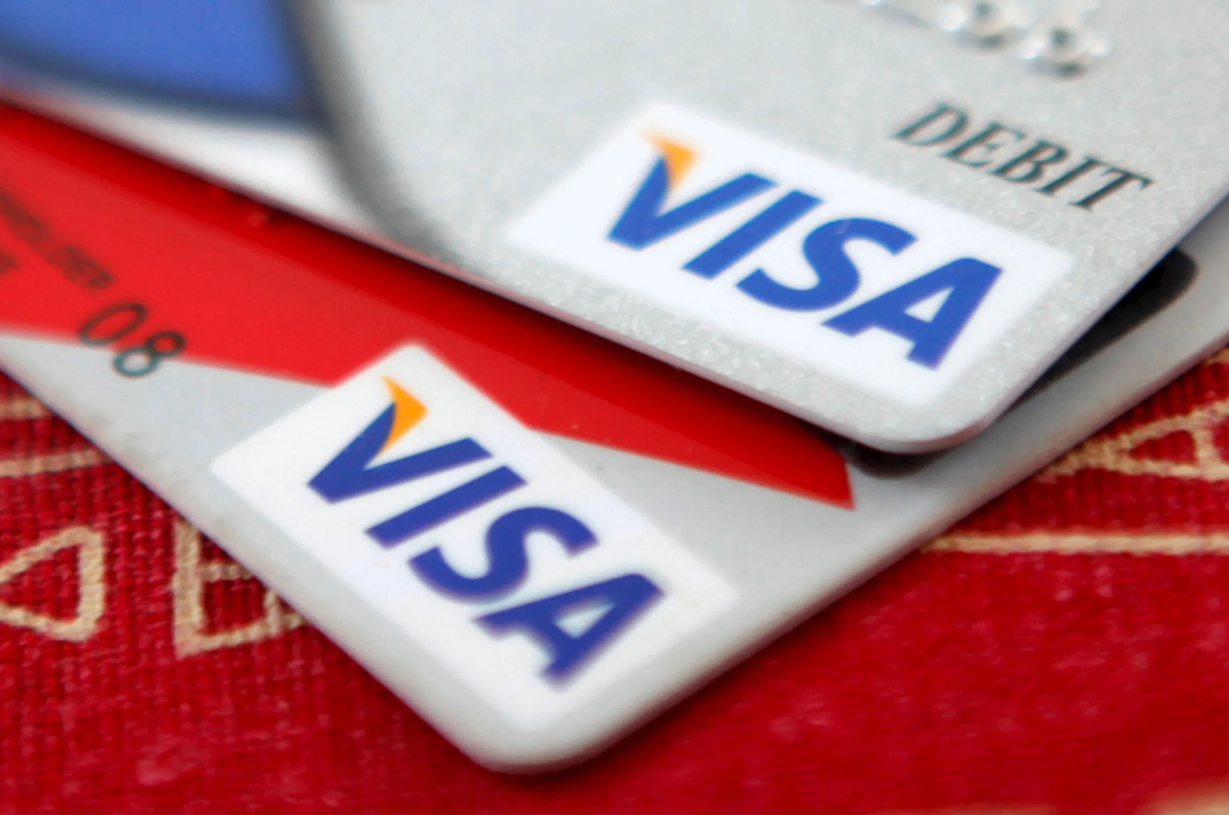 Visa planeja demitir 2.600 funcionários em busca de eficiência