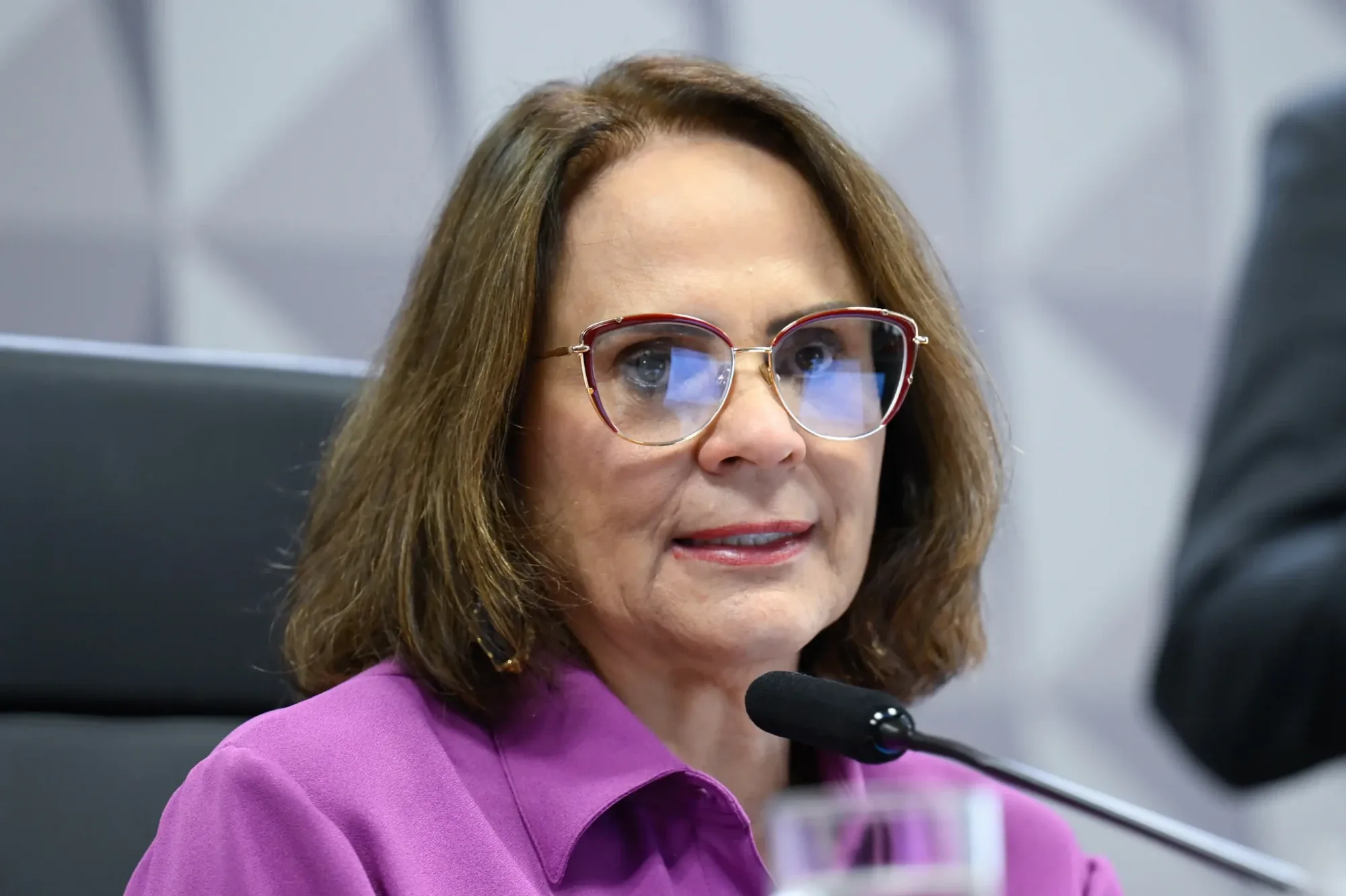 Damares Alves interrompe colaboração no plano de governo de Flávio Bolsonaro