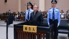 Ex-autoridade da China é condenada à morte por corrupção de US$ 325 milhões