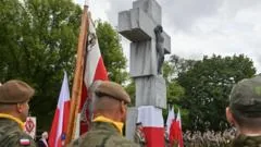 Primeiro-ministro polonês promete memorial a vítimas do 'genocídio' na II Guerra