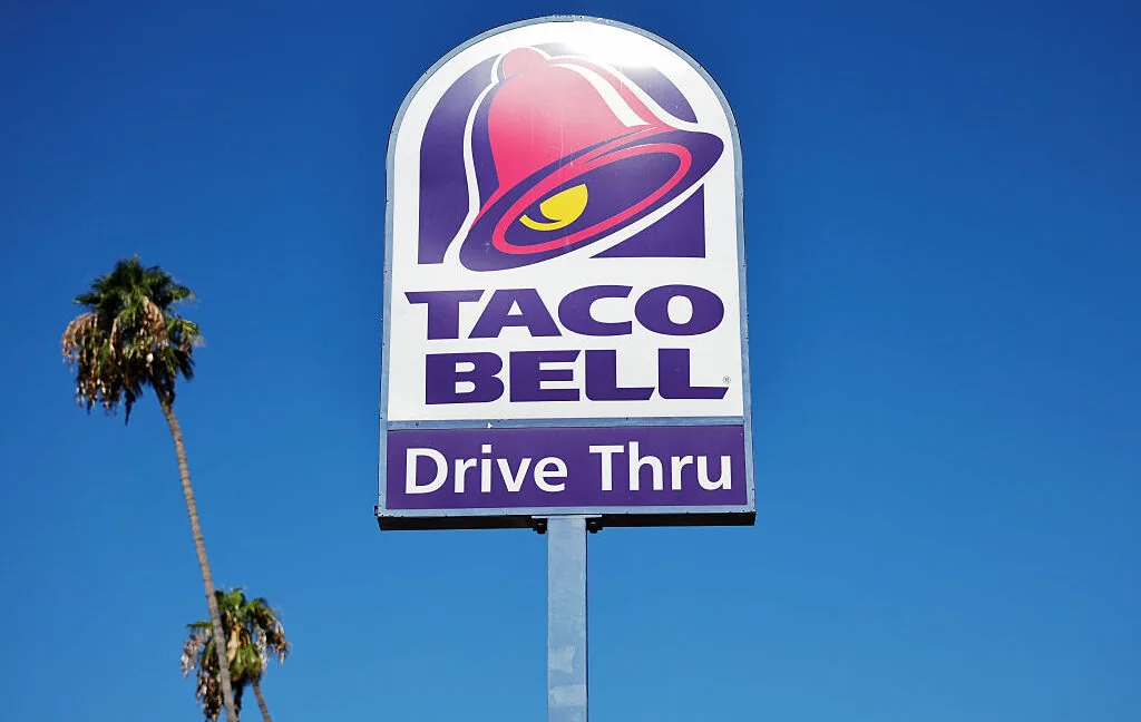 Alface iceberg do Taco Bell identificada como fonte de cyclosporíase em 5 estados