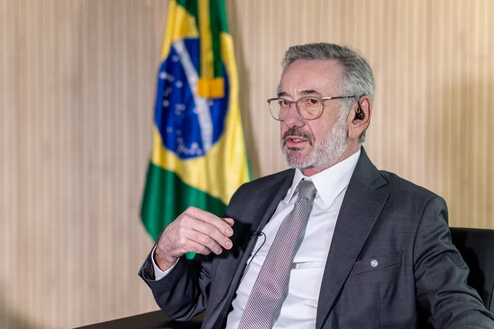 Governo brasileiro aguarda decisão sobre tarifas dos EUA