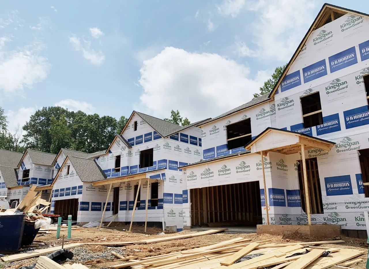 Mercados imobiliários nos EUA: áreas em que construtores reduzem preços de casas novas