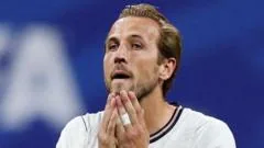 Kane aponta falta de 'peça final' após derrota da Inglaterra