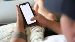 Interrupção significativa na Telstra afeta trens e chamadas de emergência na Austrália