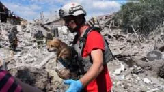 Ataques russos aumentam em Zaporizhzhia, atingindo civis e infraestrutura