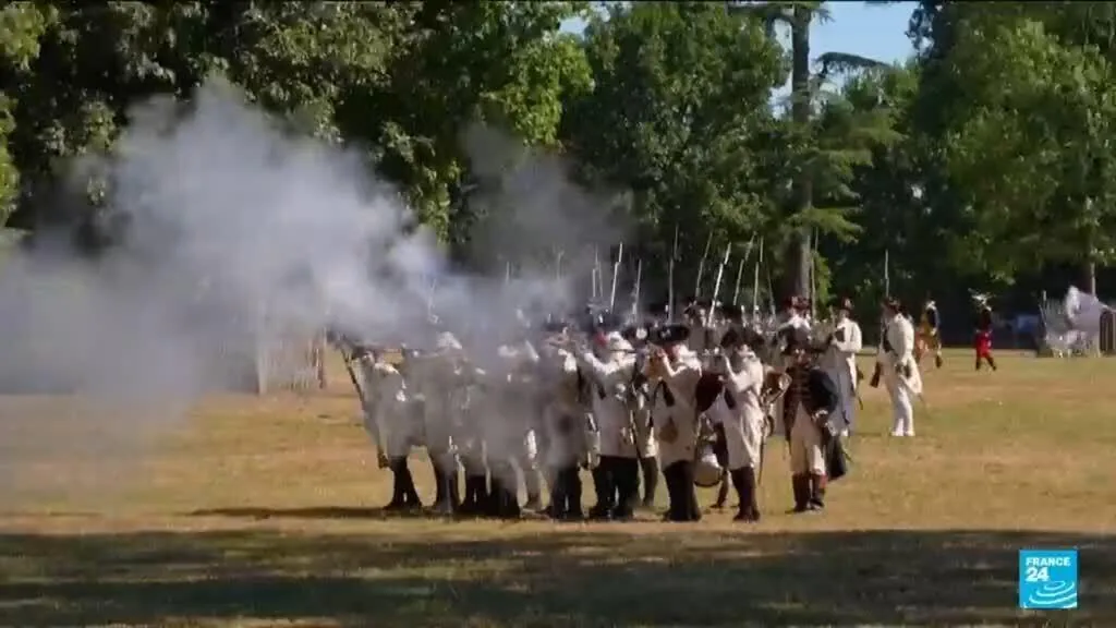 França destaca papel na independência americana com reencenações históricas