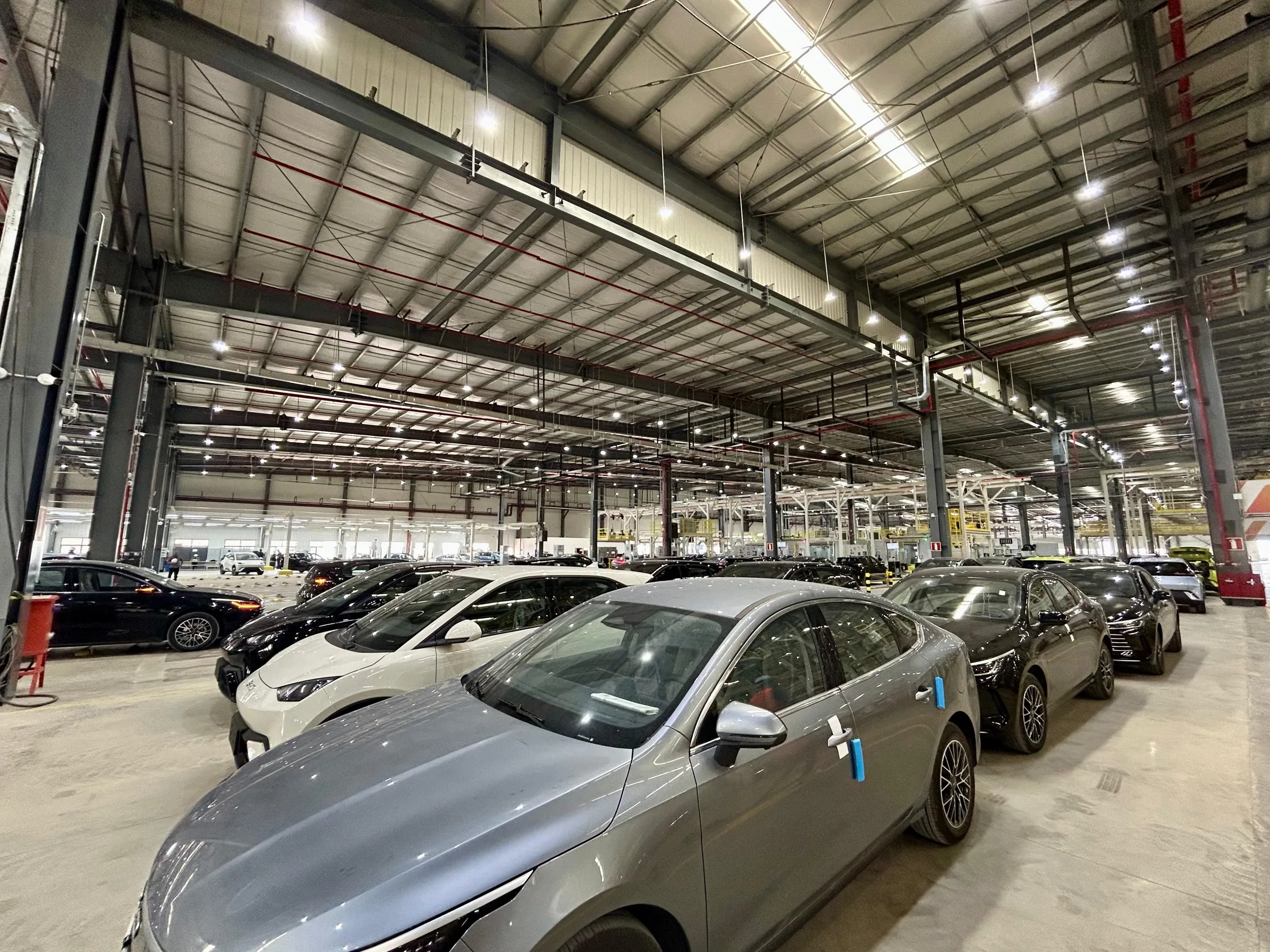Anfavea critica isenção de impostos para carros chineses e aponta competição desigual