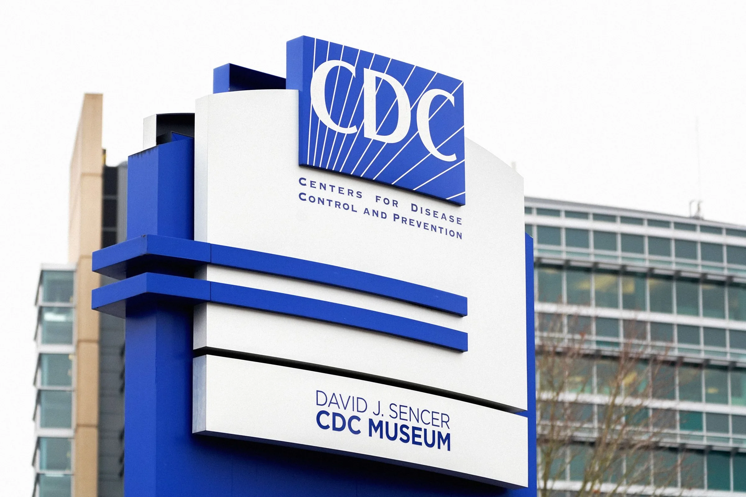 Corte de pessoal no CDC afeta resposta a surto de cyclospora nos EUA