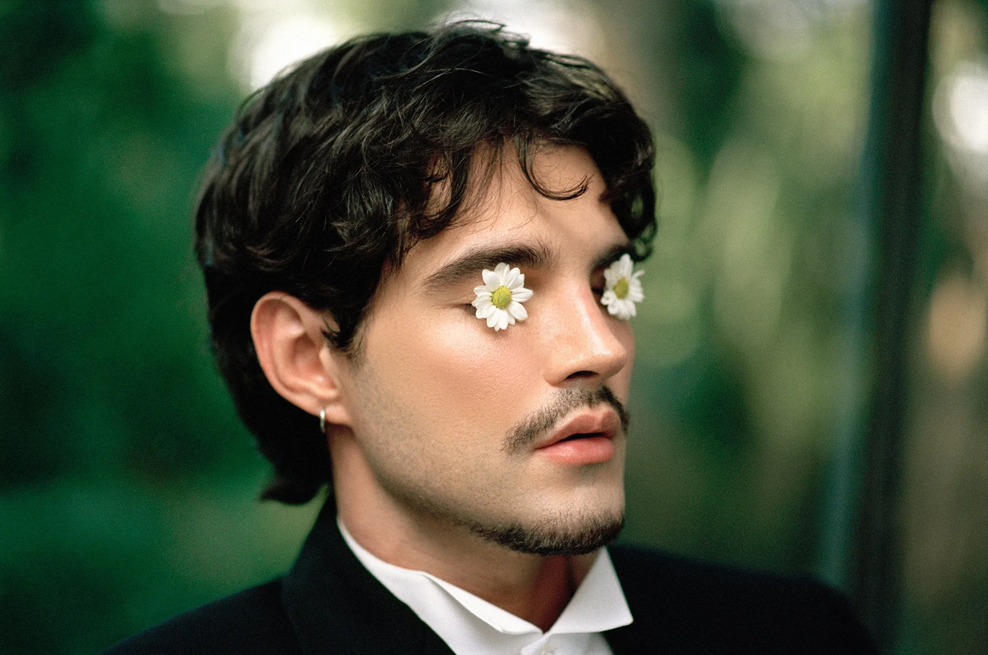 Jão apresenta 'Memórias póstumas', álbum reflexivo sobre luto e amor