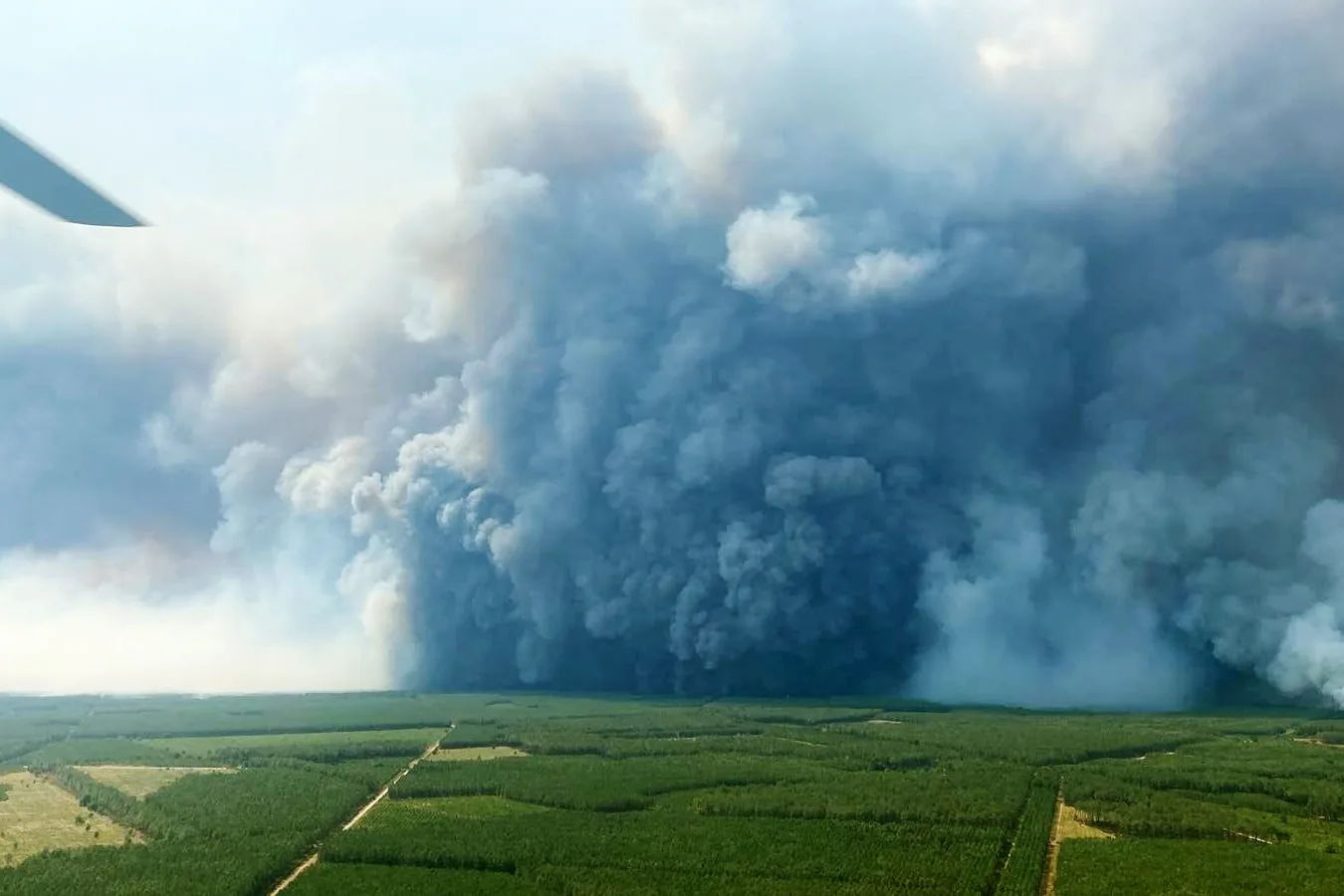 Nuvens de fogo sem precedentes alimentam incêndios na França