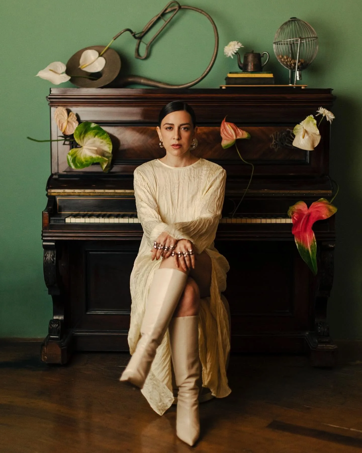 Canto matricial de Gal Costa reverbera na 'Flor de maracujá' de Roberta Sá
