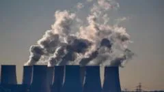 União Europeia propõe desacelerar cortes nas emissões de carbono das empresas