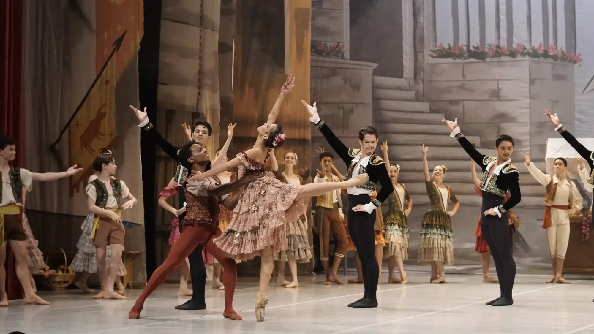 Cia Jovem Basileu França apresenta "Don Quixote" no Festival de Dança de Joinville