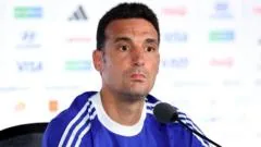 Scaloni defende separação entre futebol e política antes da semifinal contra a Inglaterra