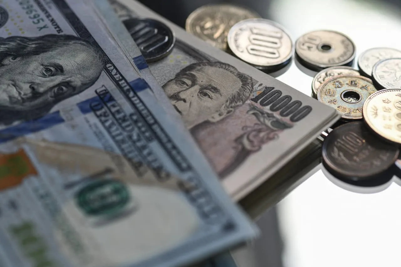 Retorno do carry trade no mercado de câmbio é destacado pela Goldman Sachs