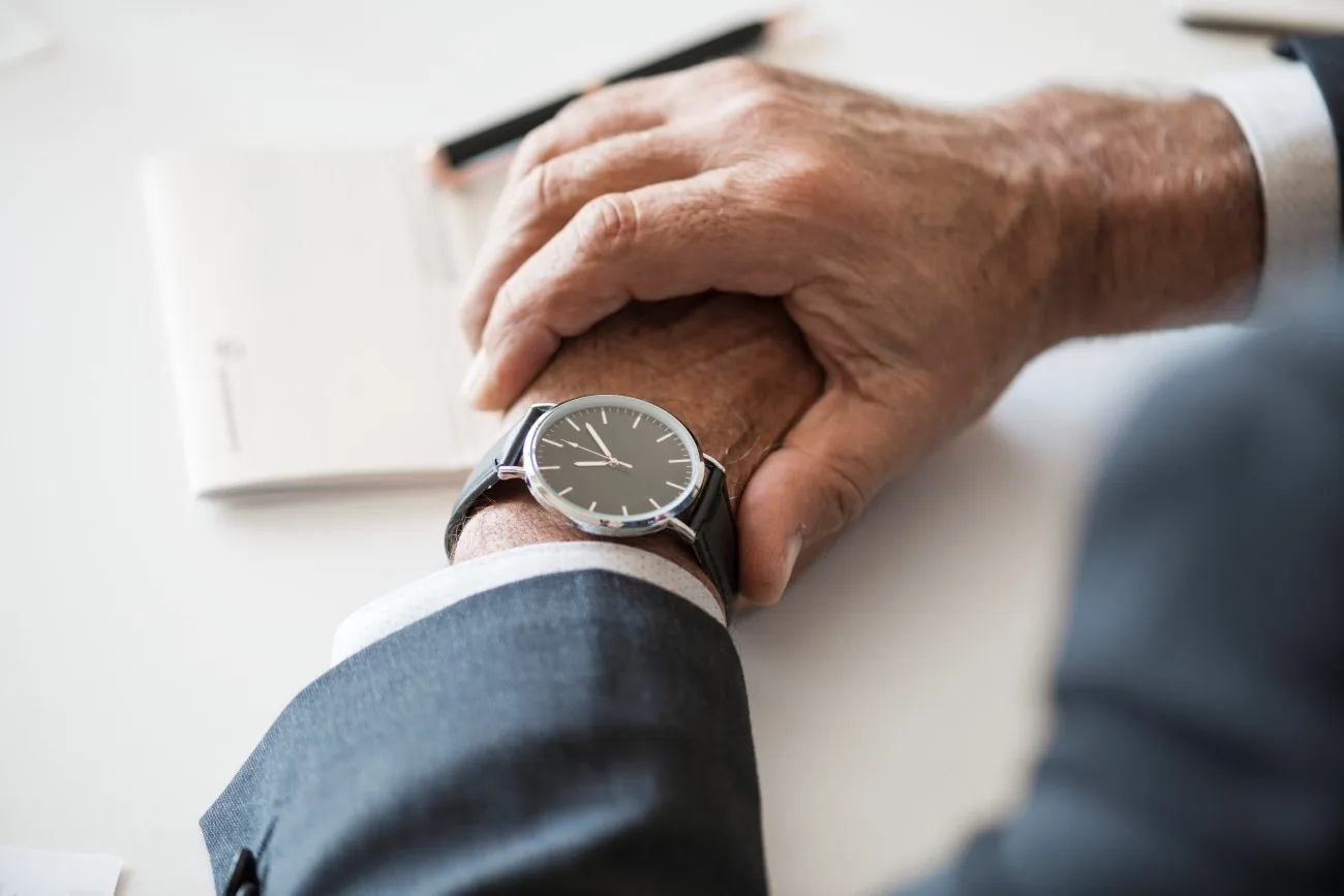 Demissão por justa causa por quatro minutos a mais de trabalho é revertida