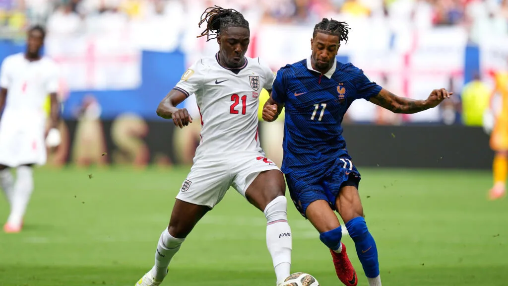 Inglaterra surpreende França em jogo de muitos gols e garante terceiro lugar