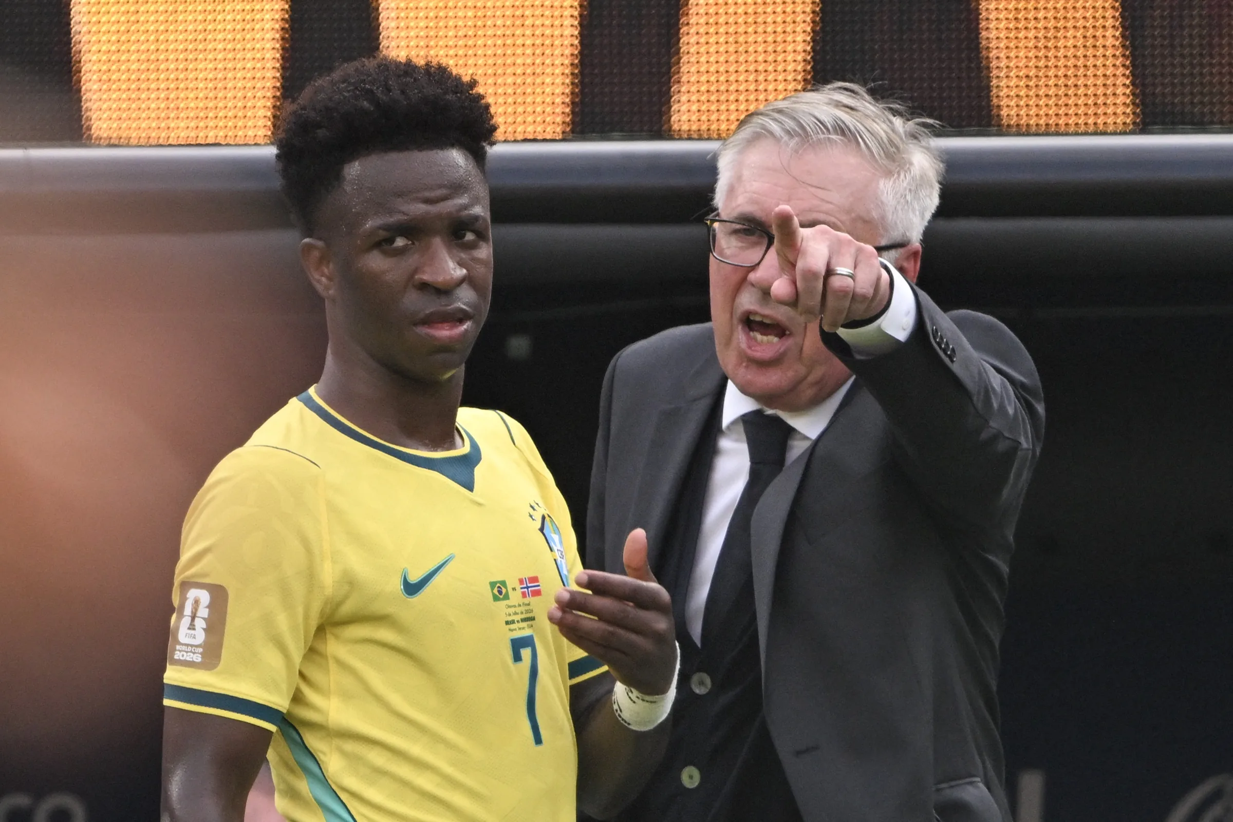Vini Jr afirma que Ancelotti definiu cobrador de pênalti na derrota para a Noruega