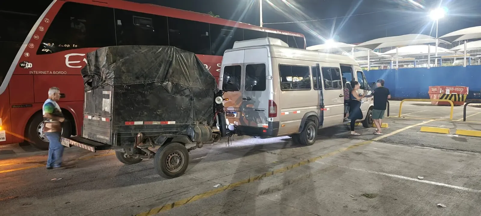 ANTT apreende ônibus e van por transporte clandestino em Goiás