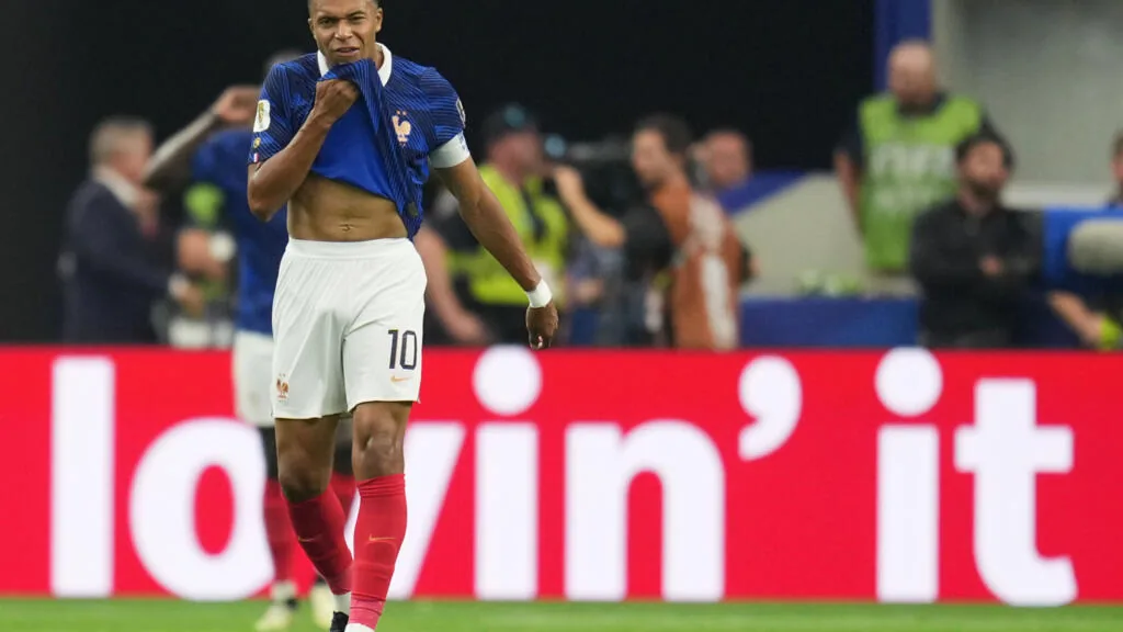 Copa do Mundo: Sonho francês chega ao fim diante da Espanha dominante