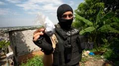 Guerra das drogas no Equador: policiais enfrentam gangues e corrupção