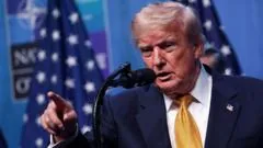 Trump restabelece bloqueio a portos iranianos e impõe taxa de 20% sobre cargas no Estreito de Hormuz