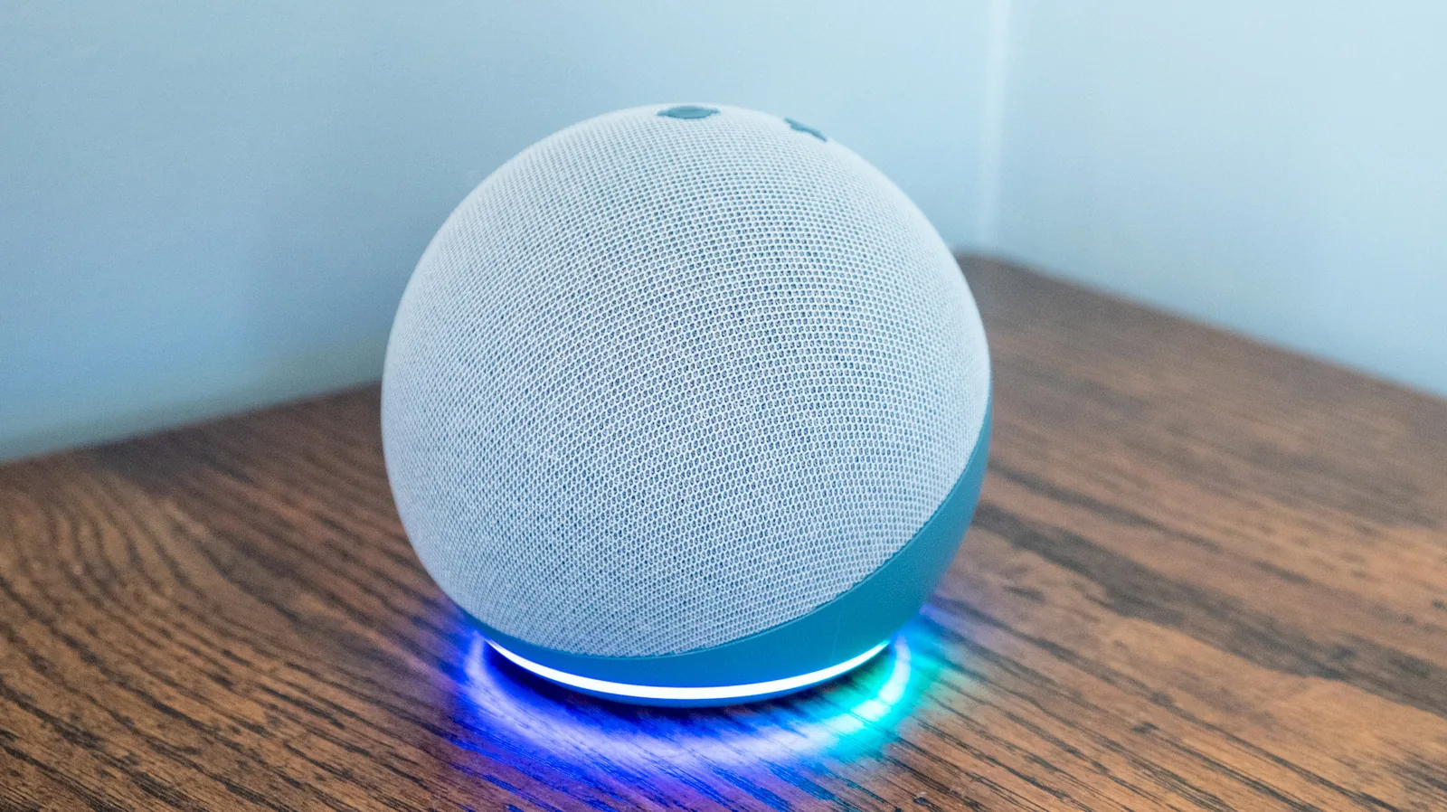 Diferenças entre o Amazon Echo Dot e o Echo Dot Max