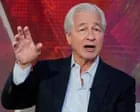 Senadora Elizabeth Warren questiona CEO do JP Morgan sobre ligação com Jeffrey Epstein