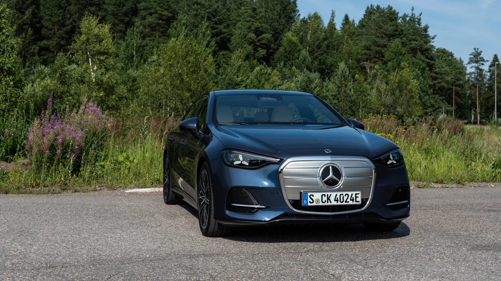 Mercedes-Benz C-Class Electric: Uma Nova Era para Sedãs Elétricos