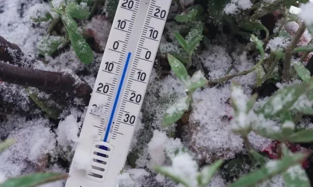 Frente fria, chuva e queda nas temperaturas: os destaques da previsão do tempo