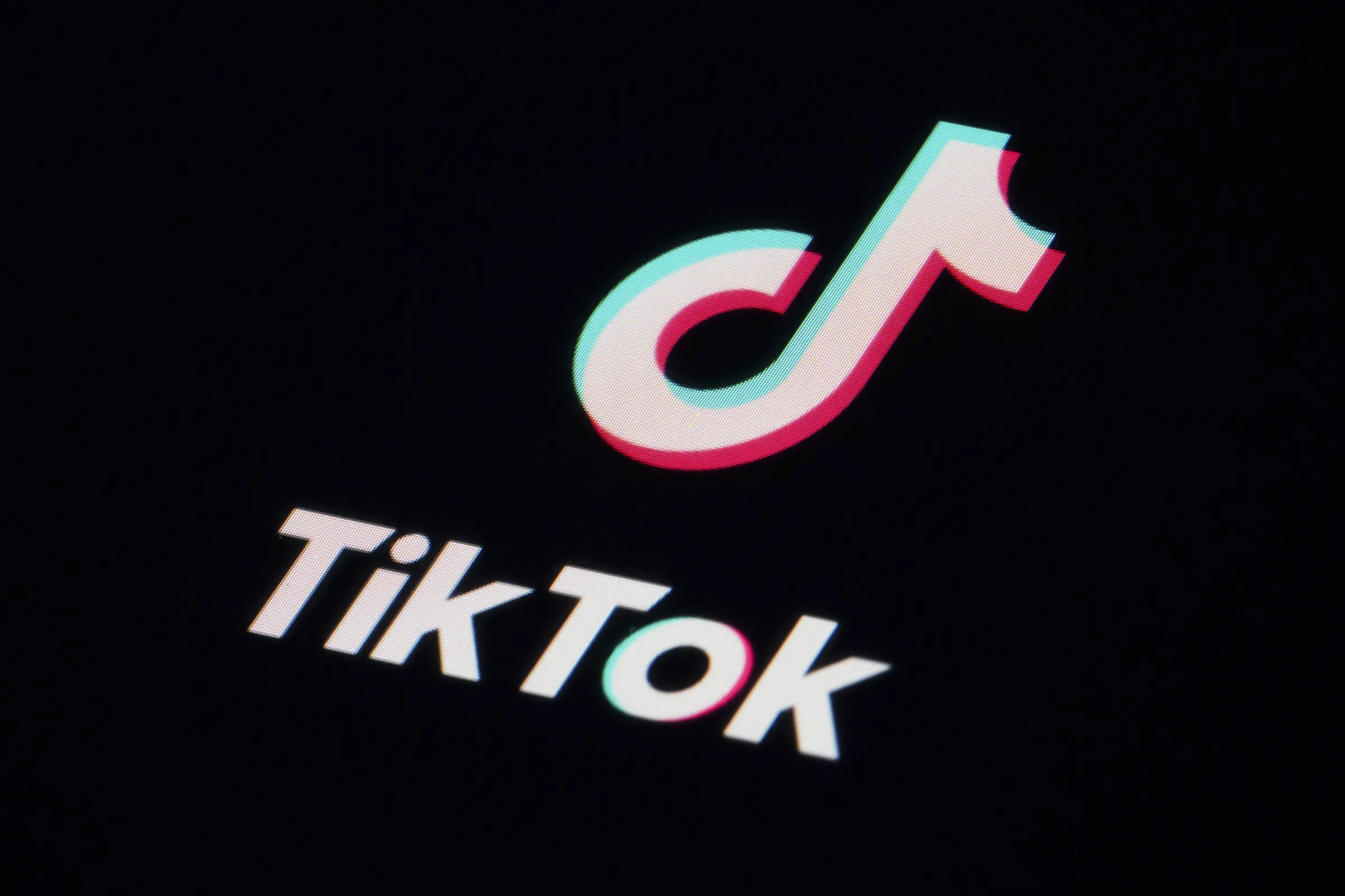 União Europeia acusa TikTok de expor crianças a riscos online