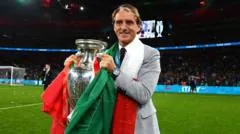 Mancini é recontratado como técnico da Itália após polêmica com Pirlo