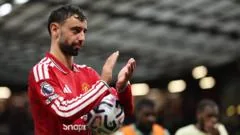 Fernandes lidera Man United apesar de início difícil