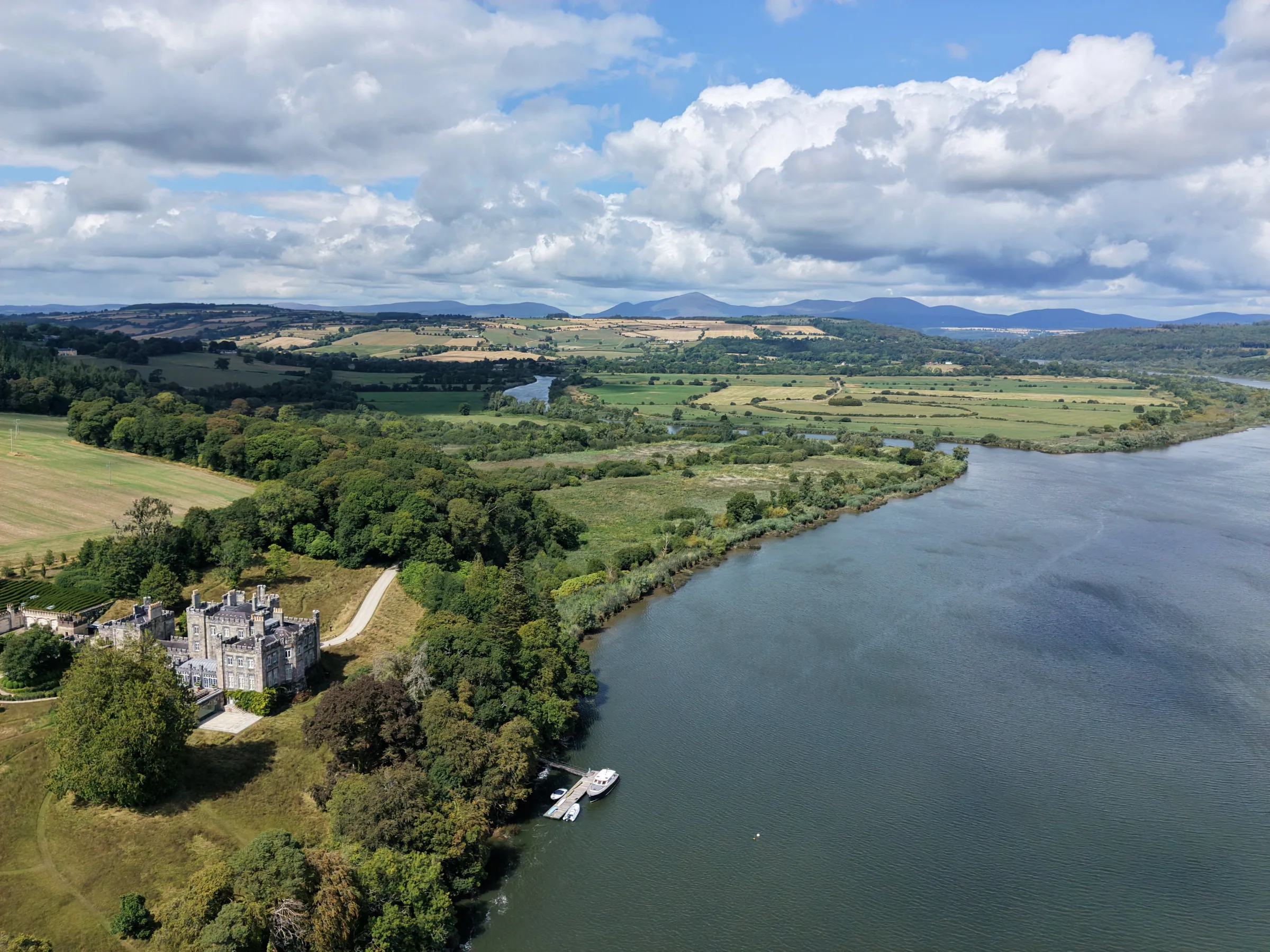 Mark Zuckerberg, da Meta, compra castelo do século XIX no sudeste da Irlanda