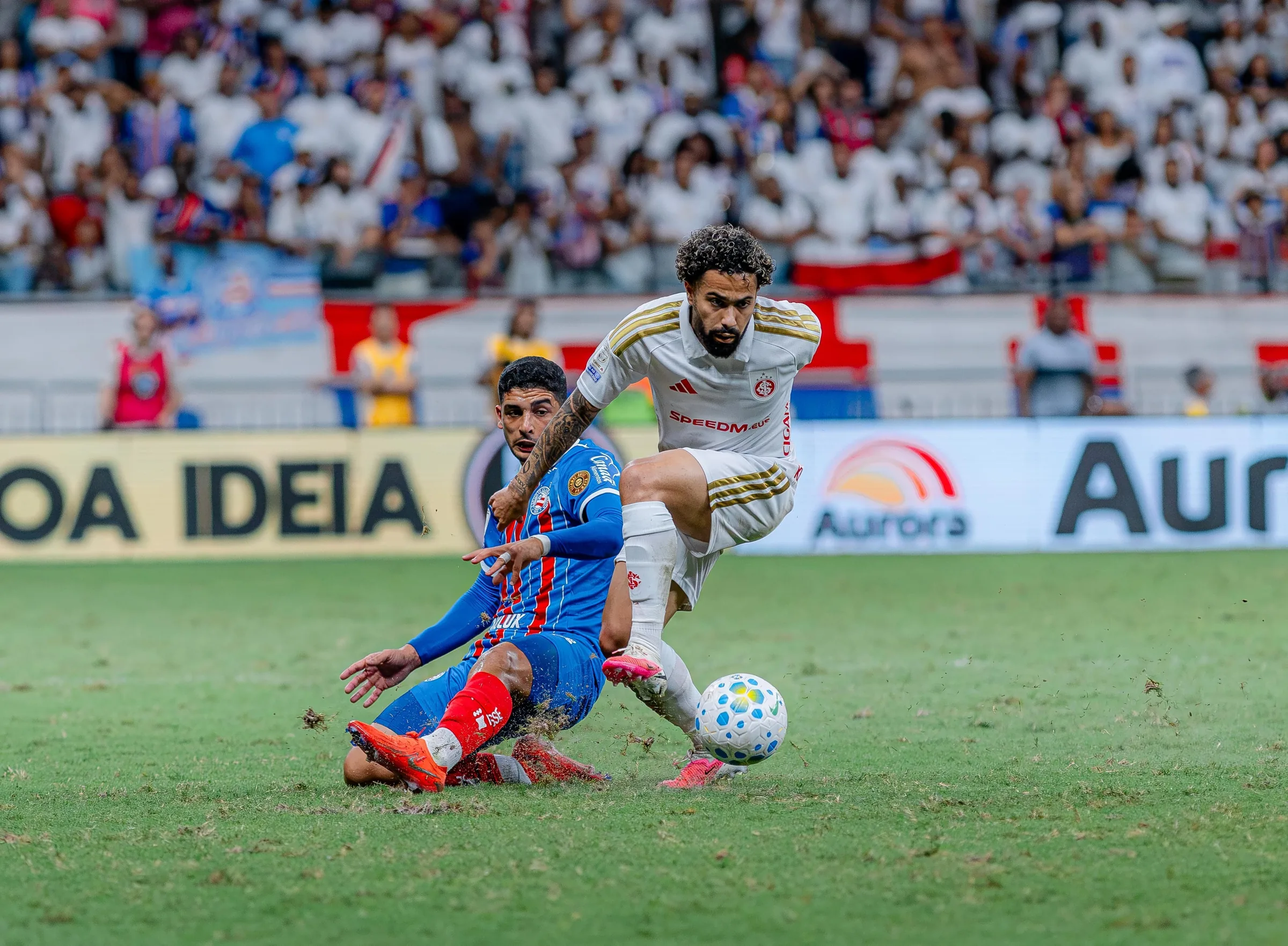 Inter perde para Bahia e cai no Z-4 do Brasileirão
