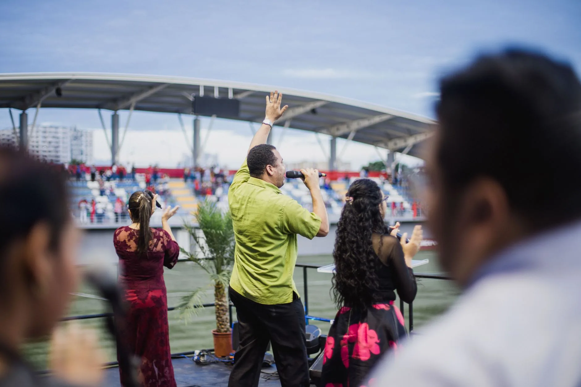 MC Pipokinha condenada por apresentação com conteúdo sexual diante de adolescentes