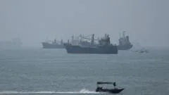 EUA e Irã trocam ataques após operação no Estreito de Hormuz