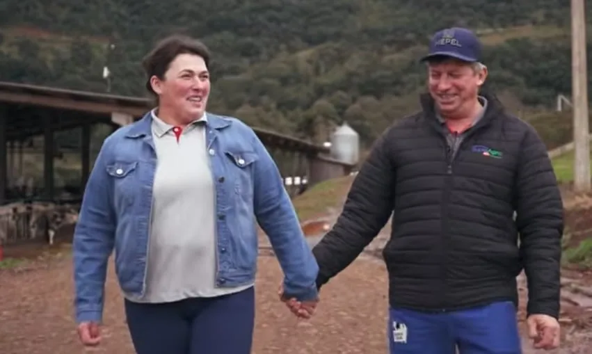 Casal investe na suinocultura para manter filhos no campo