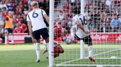 Novo vídeo confirma handball de Williams, mas debate sobre VAR persiste