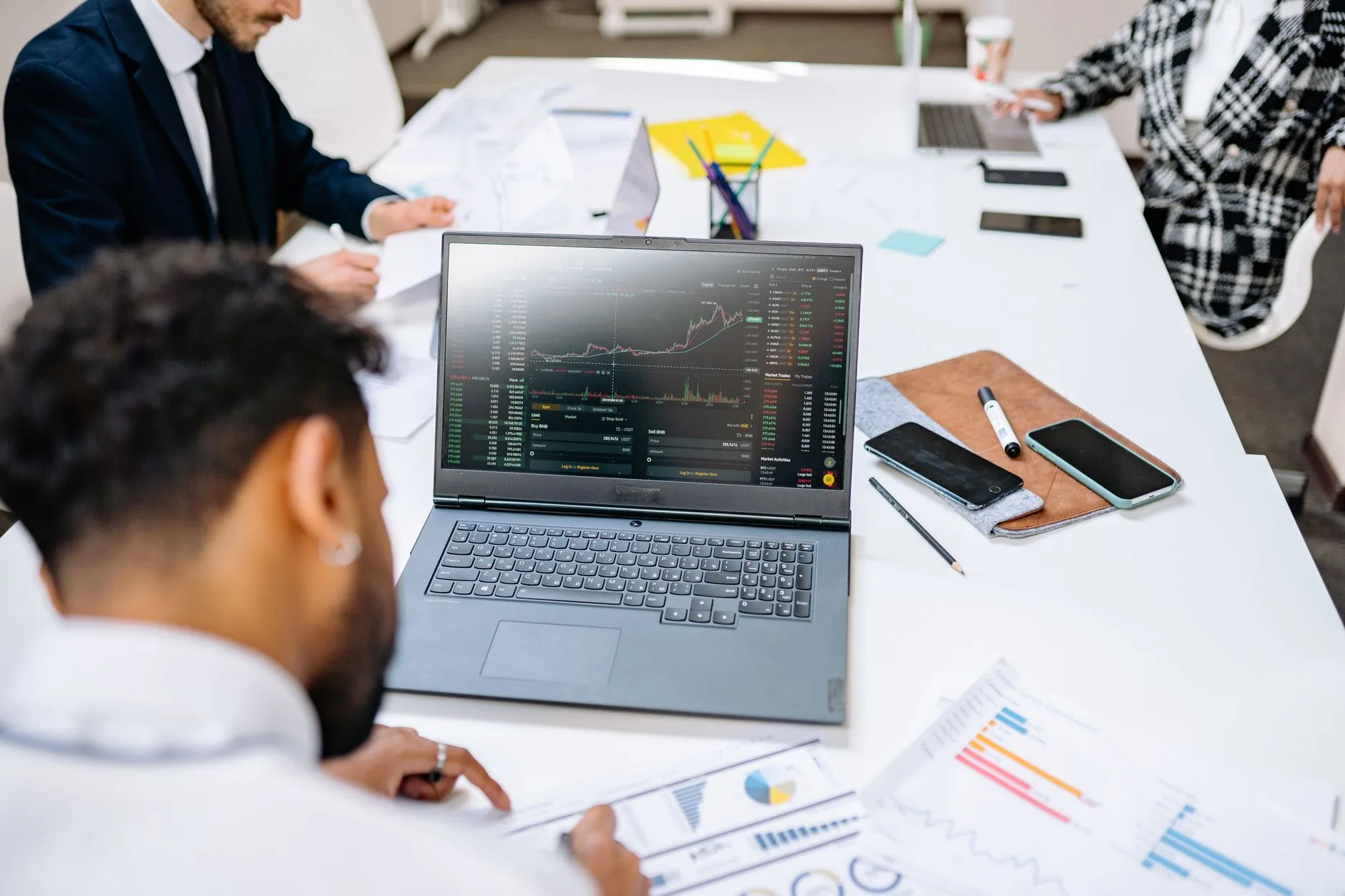 Executivos da indústria de IA discutem possibilidade de um ritmo mais lento